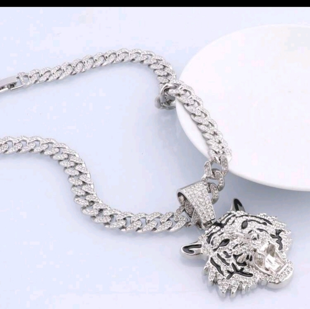 Iced Out Full Rhinestone Jumbo Tiger Head Pendant 3" & Cuban Chain Necklace 20" - Picture 3 of 7